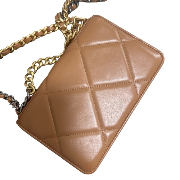 Chanel Brown Quilted Lambskin 19 Wallet on Chain Gold and Ruthenium Hardware - Picture 3 of 13